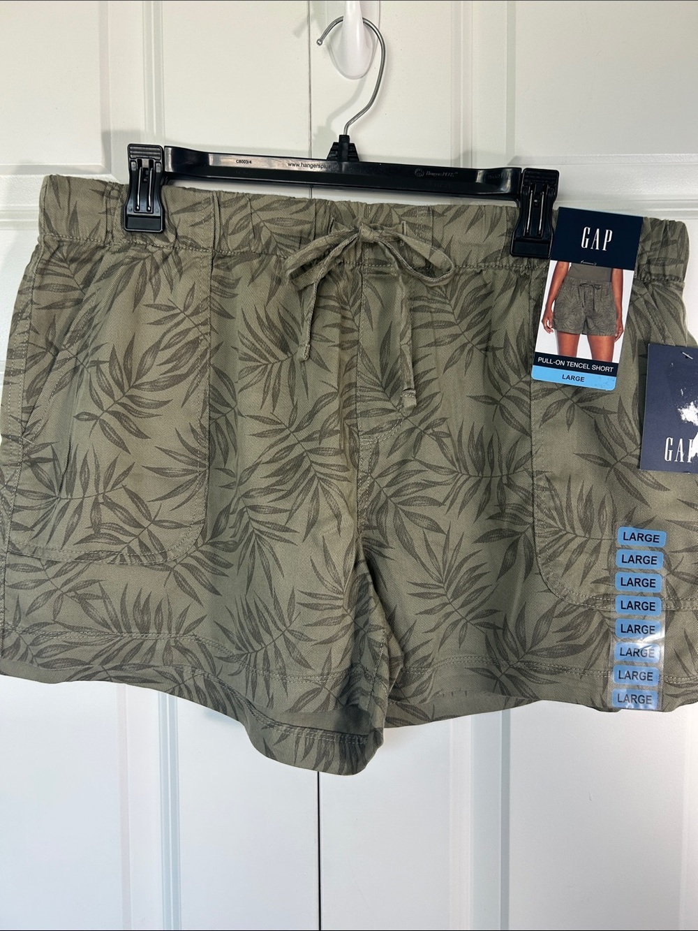 GAP Olive Leaf Print Drawstring Shorts - Picture 2 of 8